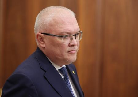 Глава Кировской области обещал разобраться с поселком, где нашли коррупцию