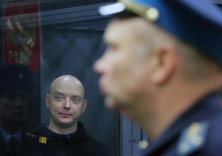 Осужденный за госизмену журналист Сафронов попал в ШИЗО