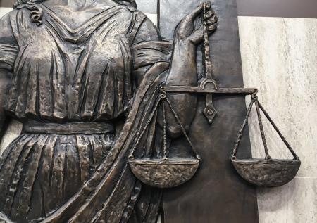 Адвокат и бес: «странные» защитники известных фигурантов
