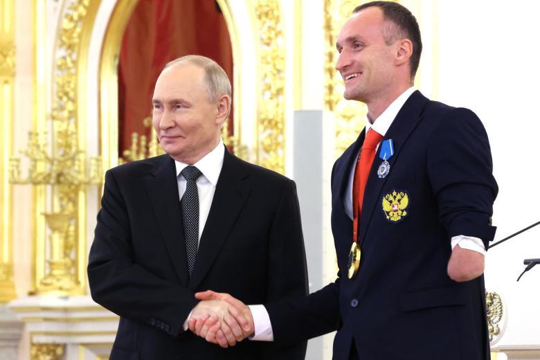 Президент РФ Владимир Путин, церемония вручения государственных наград победителям XVII Паралимпийских летних игр