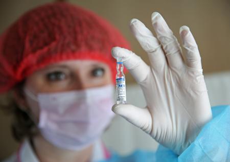 Кремль не знает о причинах этической проверки вакцины «Спутник V» в ЕС