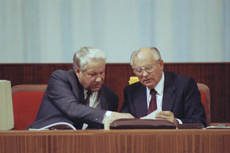 Борис Ельцин и Михаил Горбачев (слева направо)