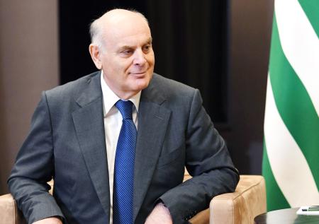 В Абхазии заявили о бегстве президента республики