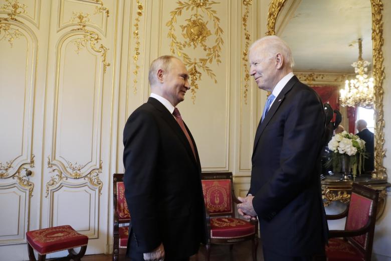 Владимир Путин и президент США Джо Байден
