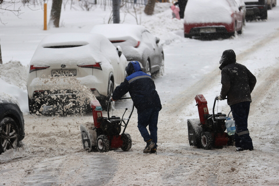 Уборка снега в городе