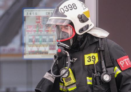 В Усинске загорелся торговый центр, расположенный в многоэтажном доме