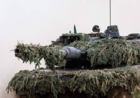 Российские дроноводы в щепки разнесли украинский Leopard