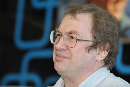 «Вывезли 17 КамАЗов с деньгами»: где Мавроди спрятал украденные миллиарды