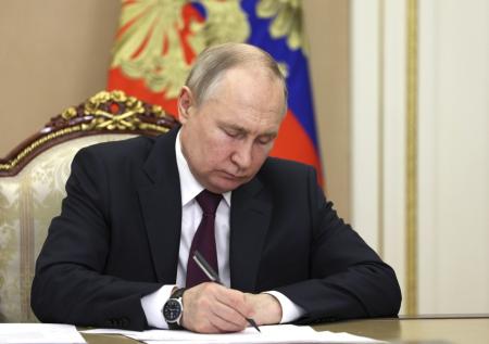 Путин подписал закон о денонсации договора с Украиной по двум морям