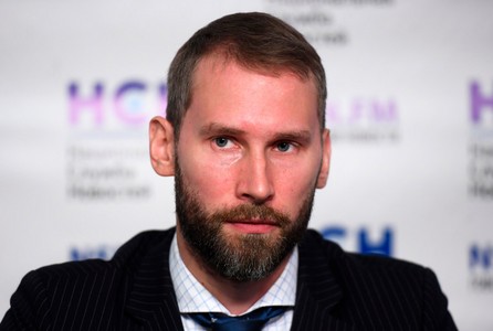 Двоюродный брат убивших отца сестер Хачатурян «поаплодировал» их адвокату
