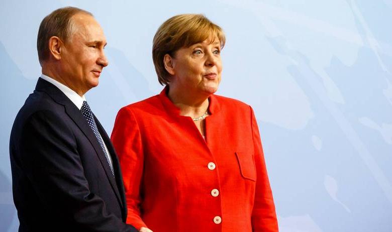 Президент РФ Владимир Путин с канцлером Германии Ангелой Меркель