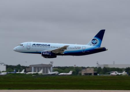 Российские компании получат 30 самолётов SSJ-100 до конца года