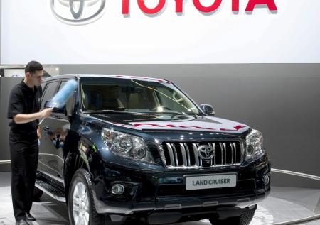 Toyota Land Cruiser стал самым популярным из дорогих внедорожников в России