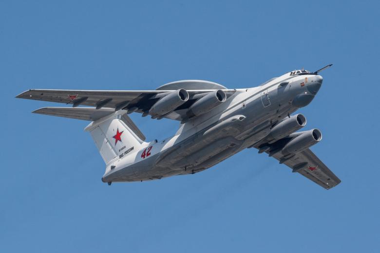 Самолет дальнего радиолокационного дозора А-50