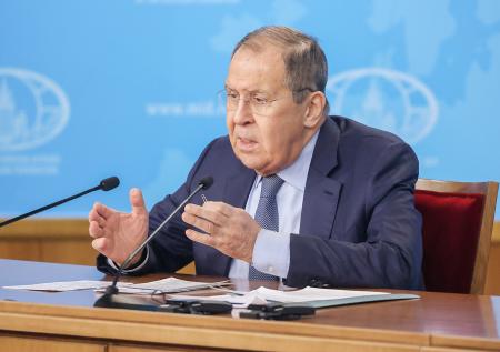Лавров напомнил Карлсону о должности Байдена в 2016 году