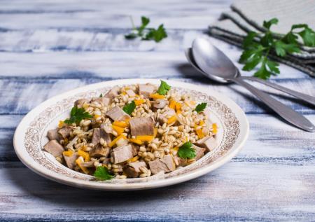 Сытный ужин за полчаса! Превращаем простую перловку в мясо-овощной шедевр