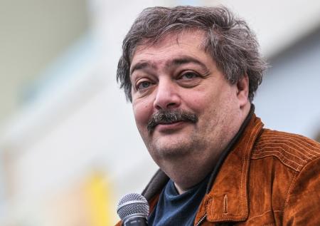 Убийство россиян, кровавое падение РФ, долги: куда пропал Дмитрий Быков?