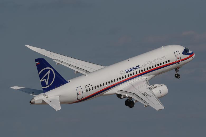 Лайнер Sukhoi Superjet 100