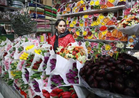 Флорист рассказала, как дольше радоваться цветам после 8 Марта