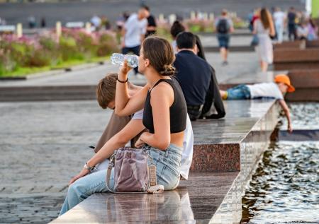 Названа идеальная температура питьевой воды в жаркую погоду