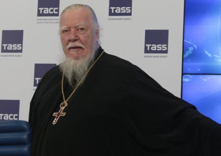 Протоиерей Смирнов увидел пользу в коронавирусе