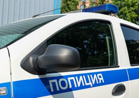 Курьер отбил мальчика у мигранта, который хотел увести его со двора