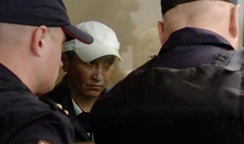 Обвиняемый в убийстве полицейского на станции метро «Курская» в Москве Нурлан Муратов на заседании Черемушкинского районного суда Москвы, где рассматривается ходатайство следствия о его аресте