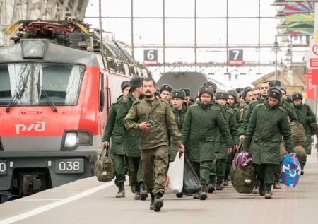 Кремль не поддержал идею о возвращении двухлетнего срока службы в армии