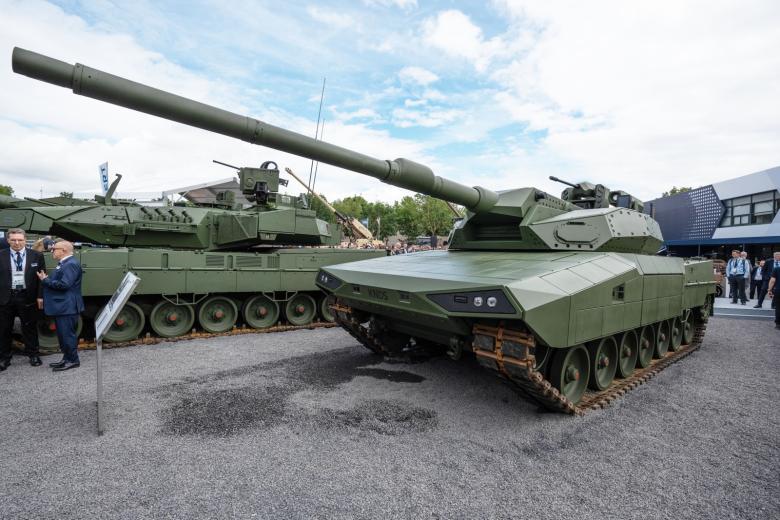 Танк Leopard на международной выставке наземной и воздушной безопасности Eurosatory 2024 в Париже