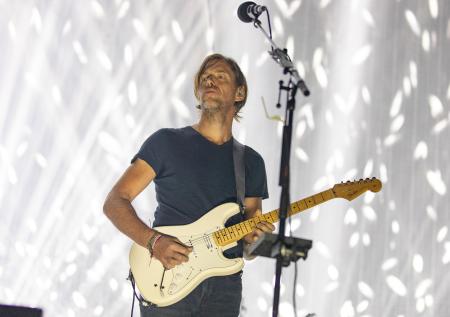 Гитарист Radiohead выпустил дебютный сольный альбом