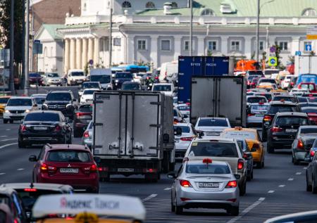 Движение большегрузов на юго-востоке Москвы ограничат