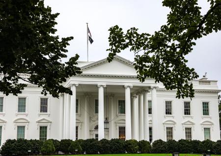 Миллионеры могут вписать администрацию Трампа в историю