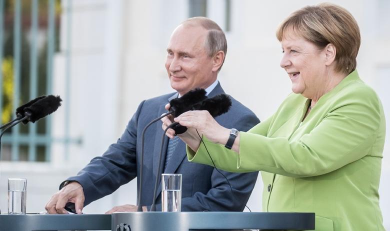 Президент РФ Владимир Путин и канцлер Германии Ангела Меркель