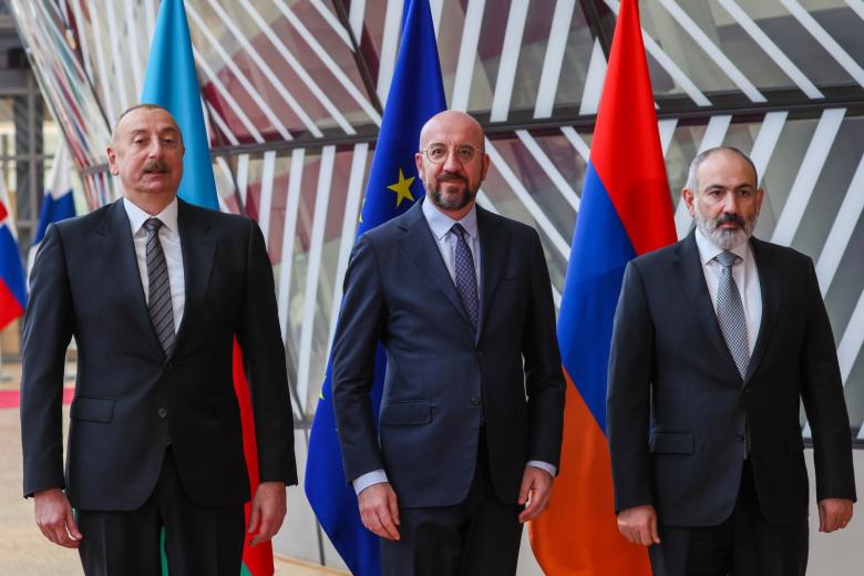 Президент Азербайджана Ильхам Алиев, Шарль Мишель и премьер-министр Армении Никол Пашинян