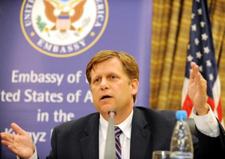 Экс-посол США призвал снять санкции с части россиян