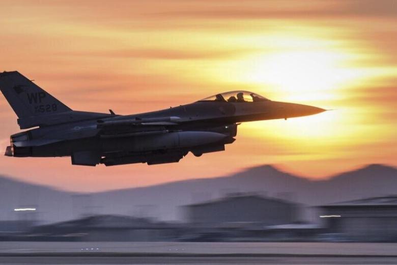 Истребитель F-16
