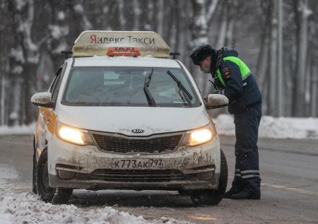 В РФ начал действовать закон о наказании лихачей на дорогах