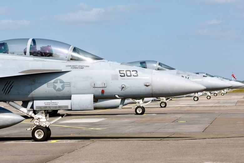 Истребители  F-18 