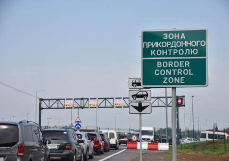 В Киеве сообщили о попытке 12 тысяч мужчин сбежать из-за военного положения