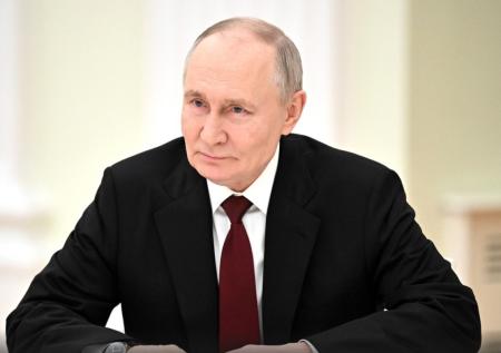 Автор хитов Пугачевой пожаловался Путину на обилие в РФ англоязычных песен