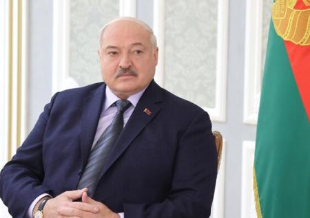 Лукашенко тепло поздравил Путина с Днем России 