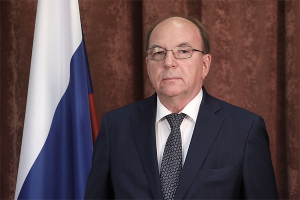 Олег Васнецов