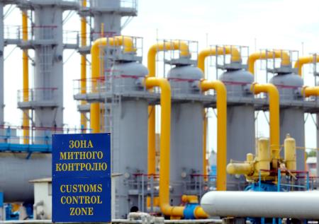 Стало известно, что власти Украины временно запретили вывозить из страны