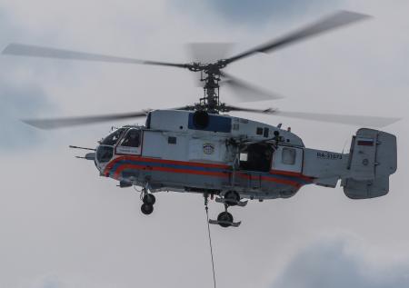 Экипаж севшего на мель в Приморье контейнеровоза начали эвакуировать
