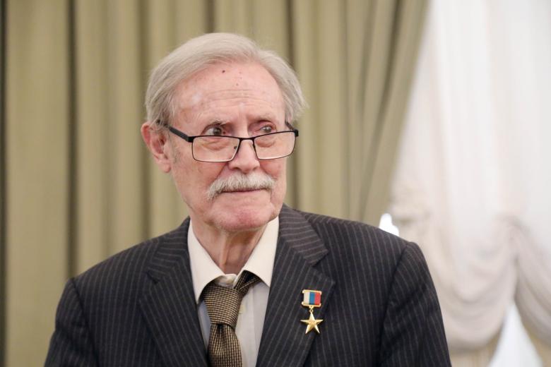Юрий Соломин