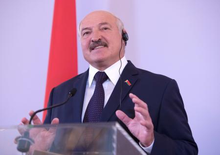 Шушкевич: Белоруссия заглотила наживку России из-за Лукашенко