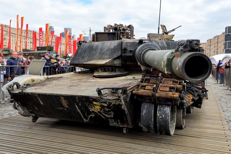 Танк М1А1 «Абрамс» на выставке трофейной военной техники в парке Победы на Поклонной горе