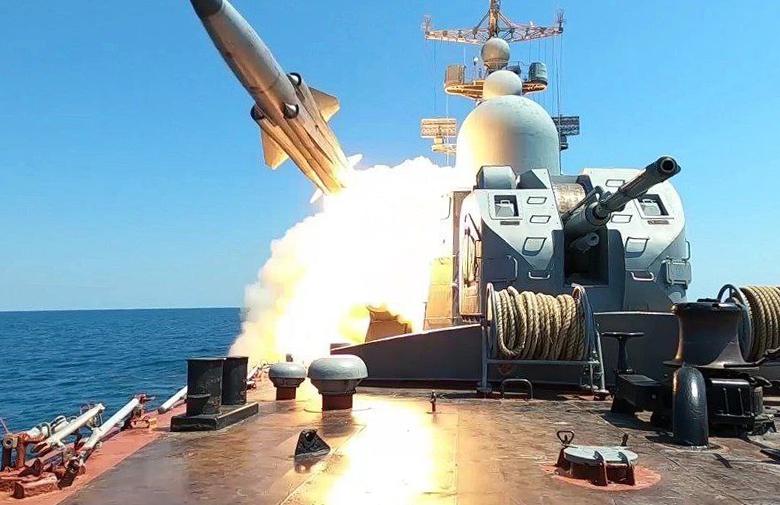 Ракетный катер «Ивановец» на учениях в Черном море