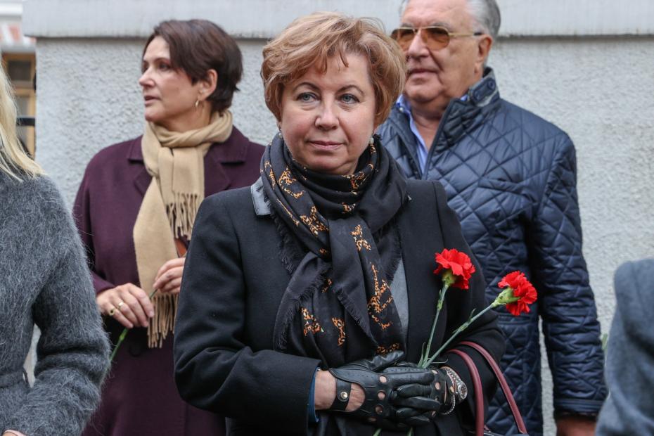 Вдова актера В.Этуша Елена Горбунова на торжественном открытии памятника вахтанговским корифеям