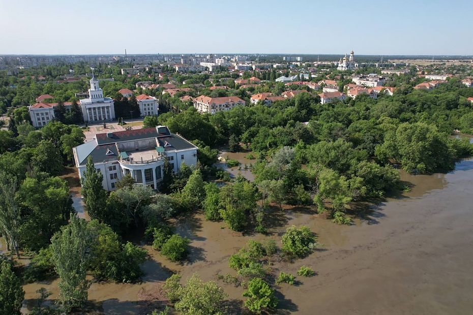 Затоплен центр города Новая Каховка 